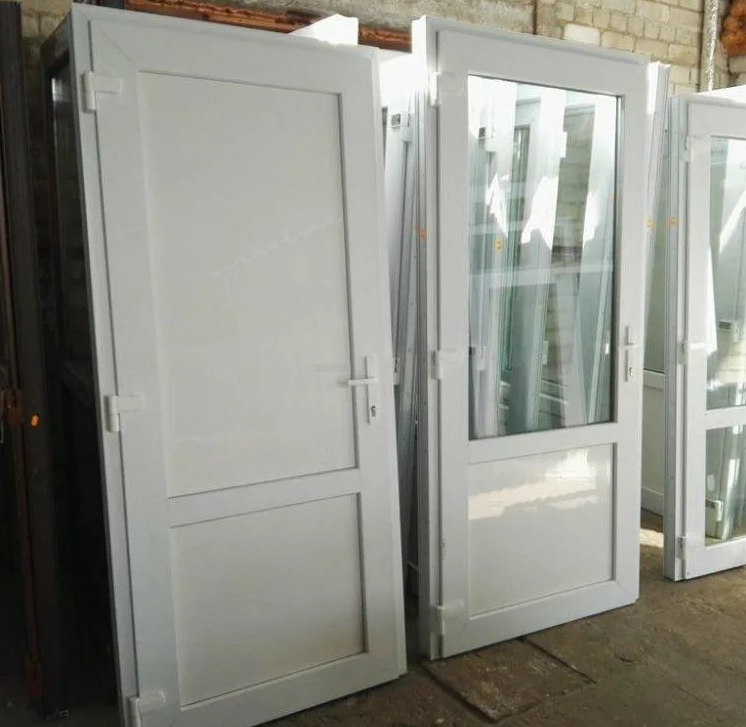 Особенности дверей с ПВХ покрытием