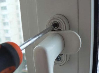 Замена оконной фурнитуры: когда она необходима и почему это так важно?