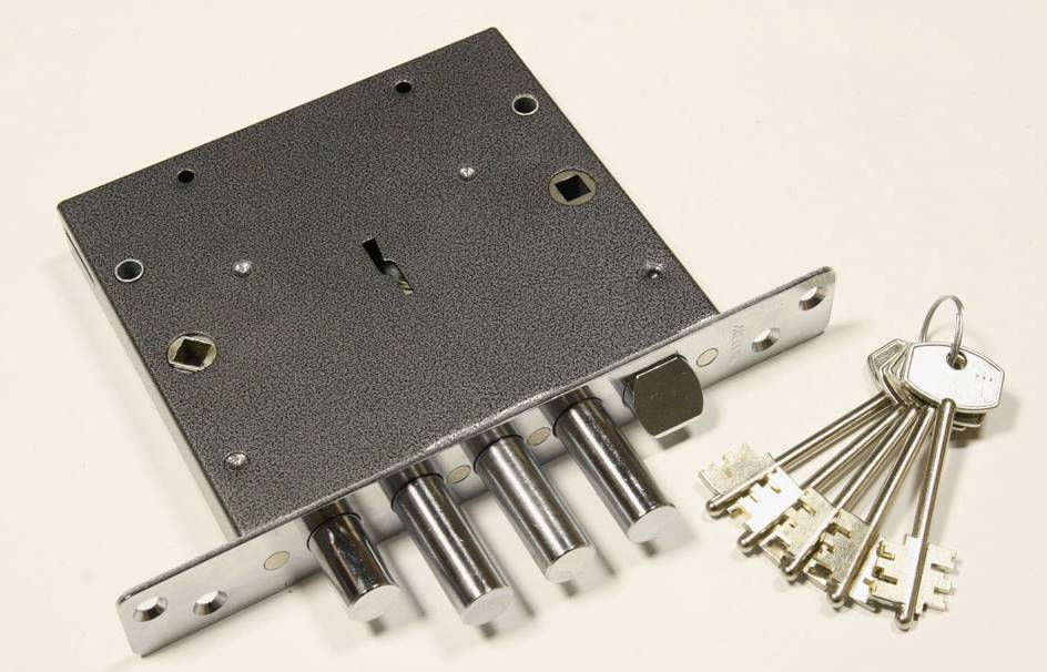 Как установить сувальдный замок