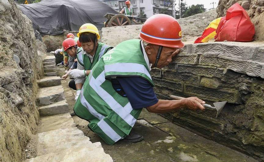 Дорожные рабочие в Китае случайно раскопали