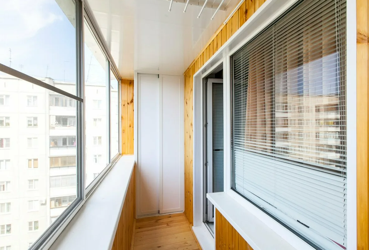 Остекление балконов в Екатеринбурге